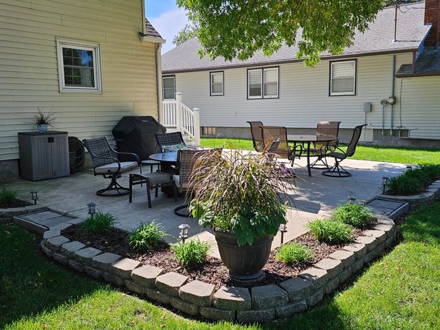 203 3rd Avenue E, Lamberton, MN 56152