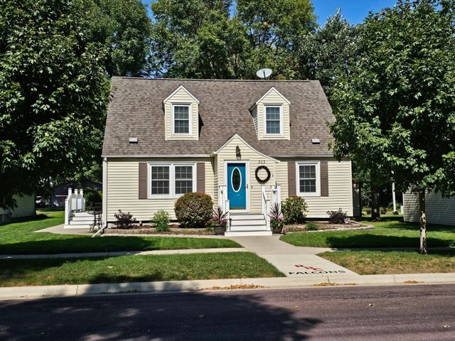 203 3rd Avenue E, Lamberton, MN 56152