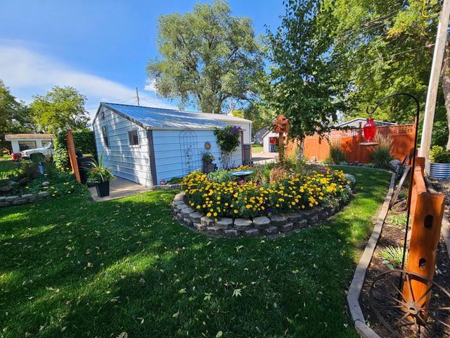 203 3rd Avenue E, Lamberton, MN 56152