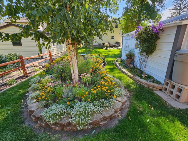 203 3rd Avenue E, Lamberton, MN 56152