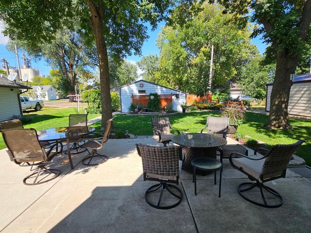 203 3rd Avenue E, Lamberton, MN 56152