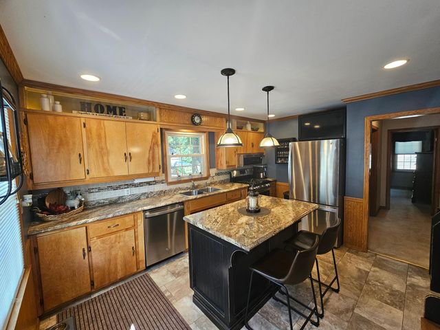 203 3rd Avenue E, Lamberton, MN 56152