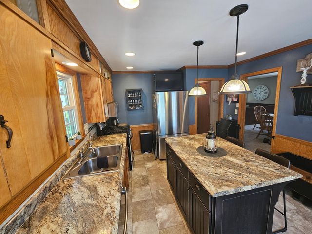203 3rd Avenue E, Lamberton, MN 56152