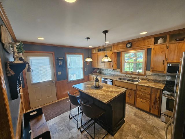 203 3rd Avenue E, Lamberton, MN 56152