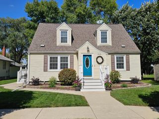 203 3rd Avenue E, Lamberton, MN 56152