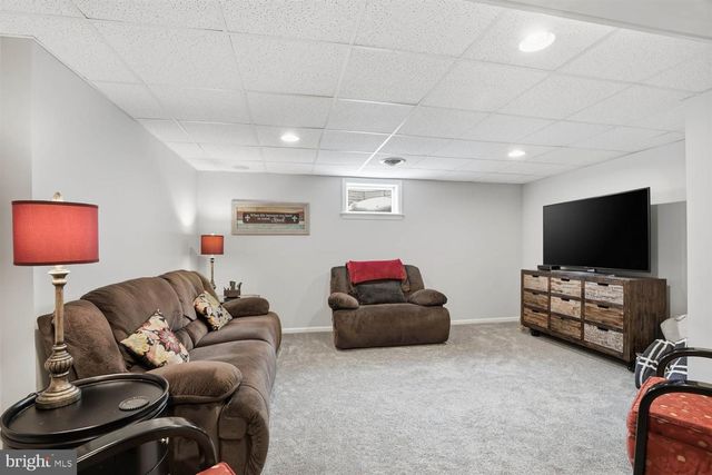 217 WEATHERFIELD PL, Lancaster, PA 17603