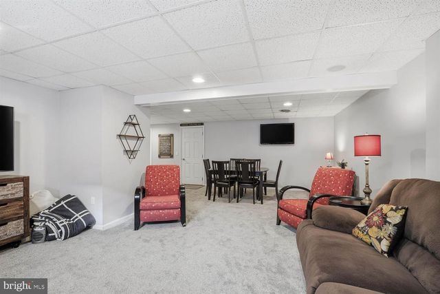 217 WEATHERFIELD PL, Lancaster, PA 17603