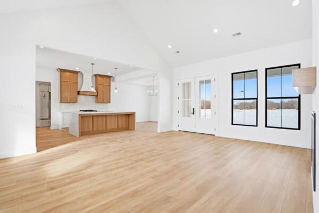 10750 E ROBERTS LN, Centralia, MO 65240