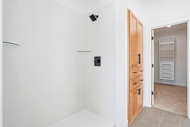 10750 E ROBERTS LN, Centralia, MO 65240