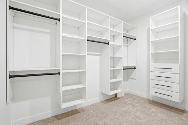 10750 E ROBERTS LN, Centralia, MO 65240