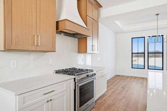 10750 E ROBERTS LN, Centralia, MO 65240