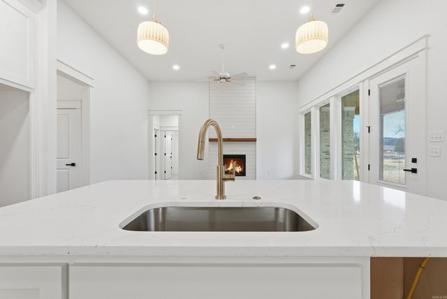 31 Sunny Drive, Morrilton, AR 72110