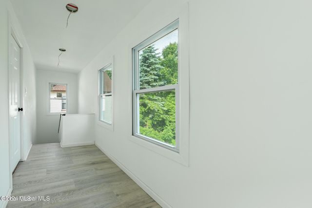 24 Slater Street, Amsterdam, NY 12010