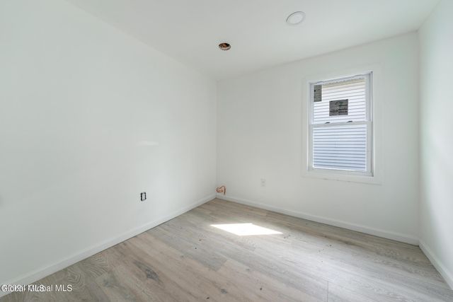 24 Slater Street, Amsterdam, NY 12010