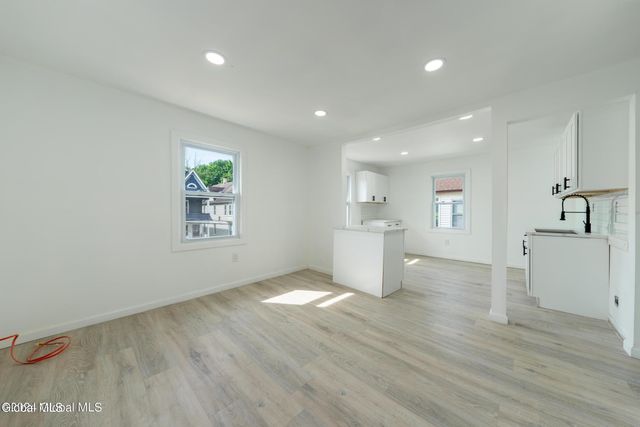 24 Slater Street, Amsterdam, NY 12010