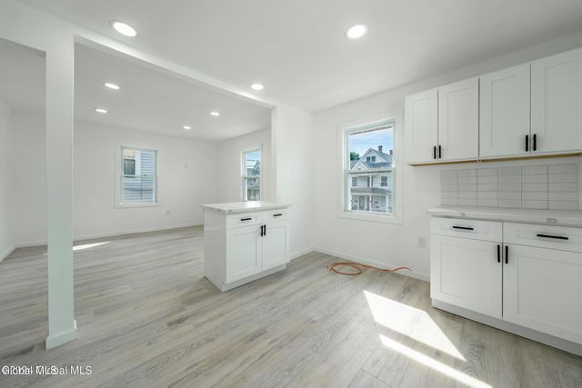 24 Slater Street, Amsterdam, NY 12010