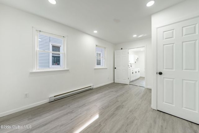 24 Slater Street, Amsterdam, NY 12010