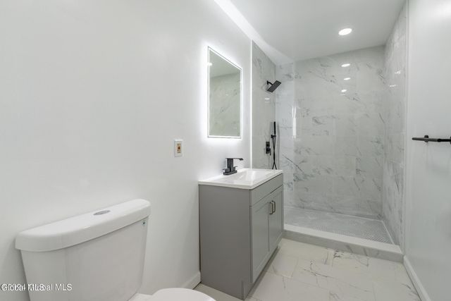 24 Slater Street, Amsterdam, NY 12010