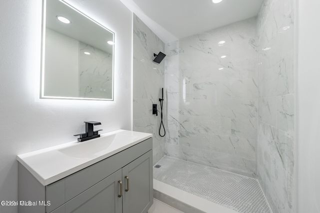 24 Slater Street, Amsterdam, NY 12010