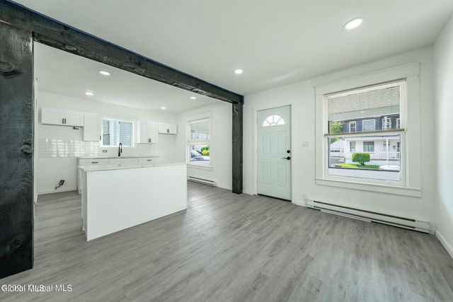 24 Slater Street, Amsterdam, NY 12010