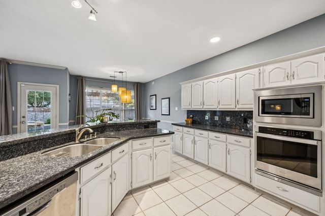 6313 Thornbranch Drive, Plano, TX 75093