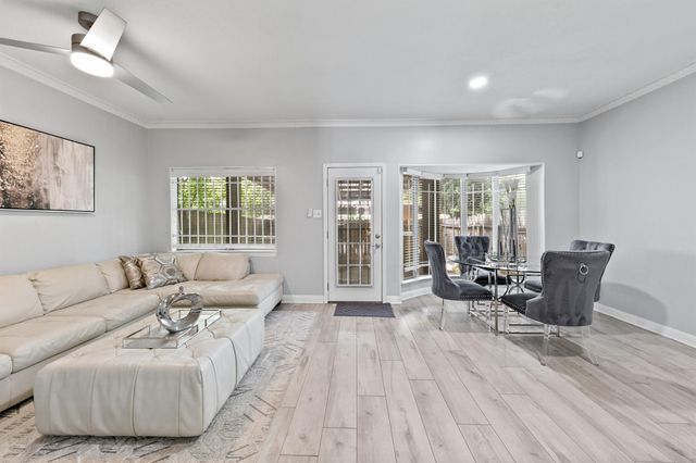 7700 Creekbend Drive 78, Houston, TX 77071