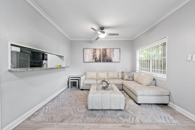 7700 Creekbend Drive 78, Houston, TX 77071