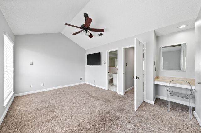 7700 Creekbend Drive 78, Houston, TX 77071