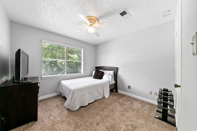 7700 Creekbend Drive 78, Houston, TX 77071