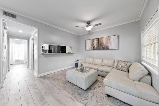 7700 Creekbend Drive 78, Houston, TX 77071