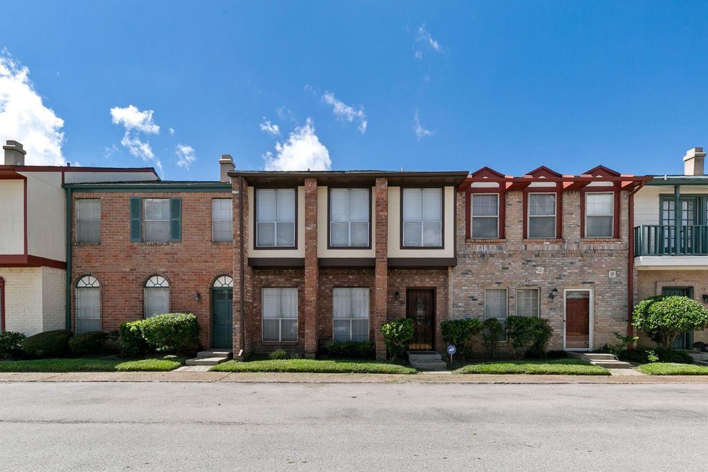 7700 Creekbend Drive 78, Houston, TX 77071