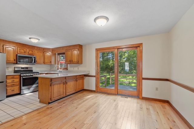 895 Wellman Avenue 895, Chelmsford, MA 01863