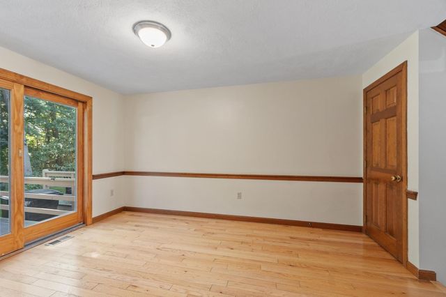 895 Wellman Avenue 895, Chelmsford, MA 01863