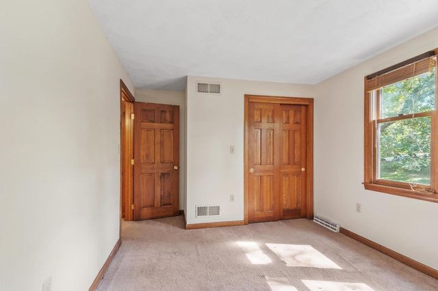 895 Wellman Avenue 895, Chelmsford, MA 01863