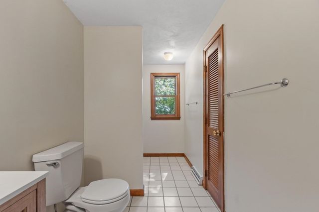 895 Wellman Avenue 895, Chelmsford, MA 01863