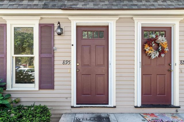 895 Wellman Avenue 895, Chelmsford, MA 01863