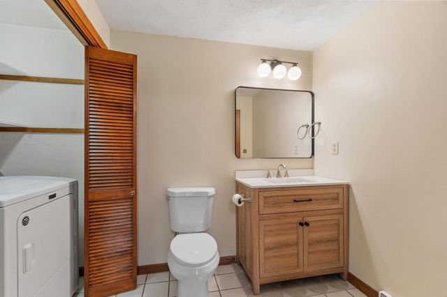 895 Wellman Avenue 895, Chelmsford, MA 01863