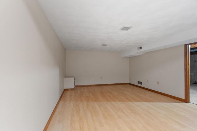 895 Wellman Avenue 895, Chelmsford, MA 01863