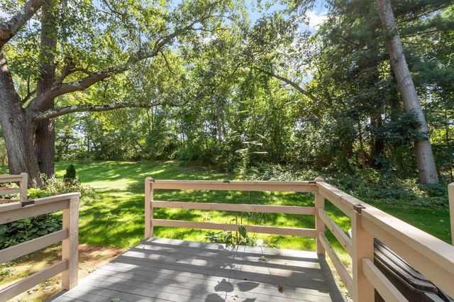 895 Wellman Avenue 895, Chelmsford, MA 01863