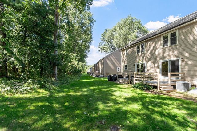 895 Wellman Avenue 895, Chelmsford, MA 01863