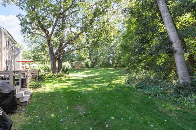 895 Wellman Avenue 895, Chelmsford, MA 01863