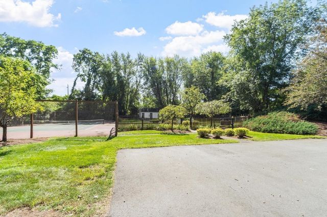 895 Wellman Avenue 895, Chelmsford, MA 01863