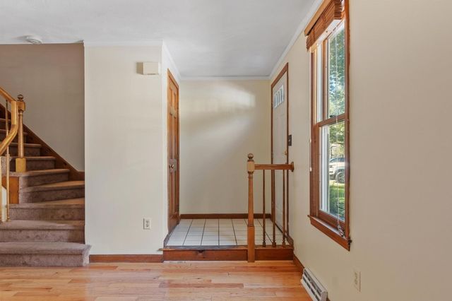 895 Wellman Avenue 895, Chelmsford, MA 01863