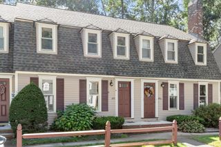 895 Wellman Avenue 895, Chelmsford, MA 01863