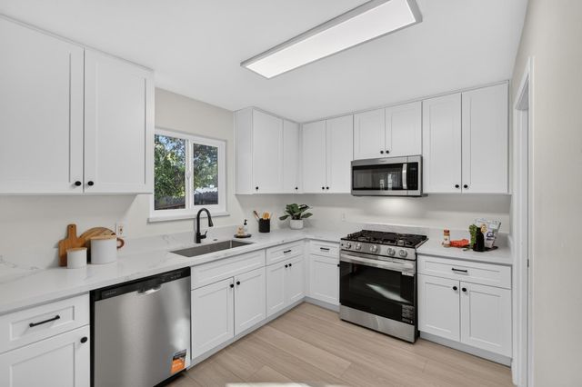 5900 Rich Hill Dr, Orangevale, CA 95662