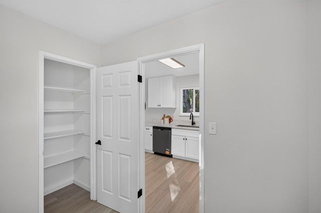 5900 Rich Hill Dr, Orangevale, CA 95662
