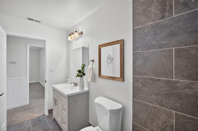 5900 Rich Hill Dr, Orangevale, CA 95662
