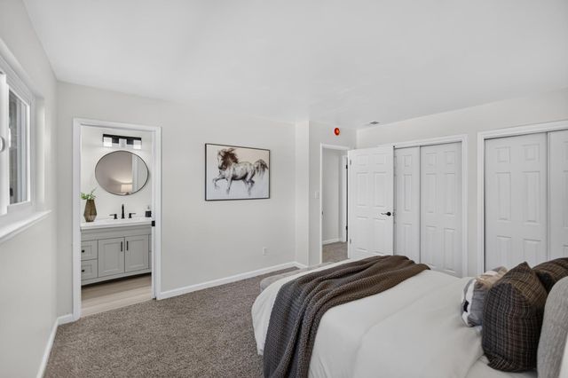 5900 Rich Hill Dr, Orangevale, CA 95662