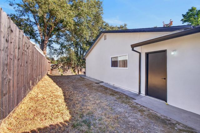 5900 Rich Hill Dr, Orangevale, CA 95662