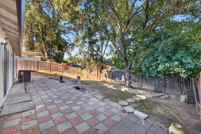 5900 Rich Hill Dr, Orangevale, CA 95662
